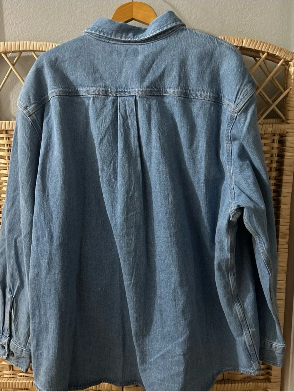 NWT Free Assembly Men’s Heavyweight Denim Overshirt Light Wash Size 2XL